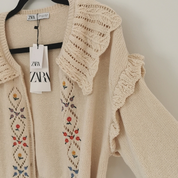 Zara Sweaters - Zara Flower Cardigan